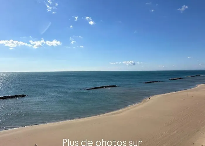 Sur Le Sable, Face A La La Petite Tour Valras-Plage