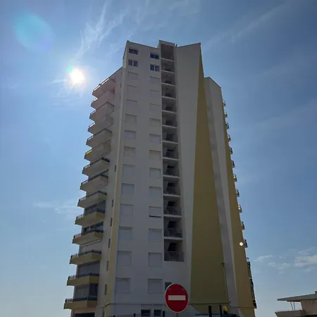 Sur Le Sable, Face A La La Petite Tour Apartamento *