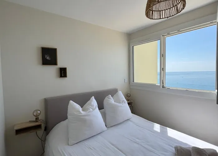 Sur Le Sable, Face A La La Petite Tour شقة فالراس بلاج